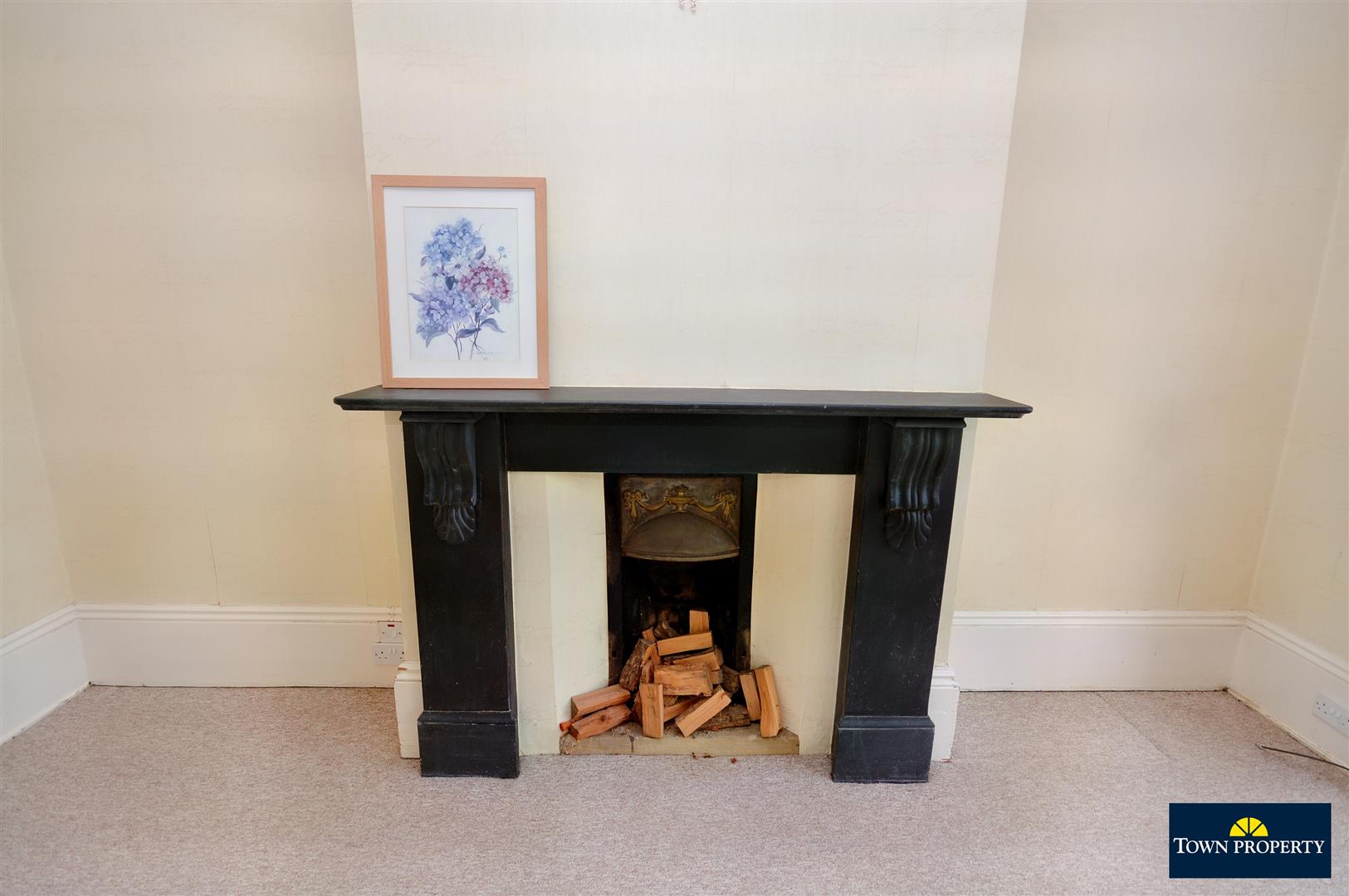 Property Details for Upperton Gardens Eastbourne BN21 2AF Town